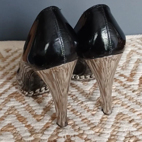 Stuart Weitzman Patent Leather Pumps - Picture 4 of 16